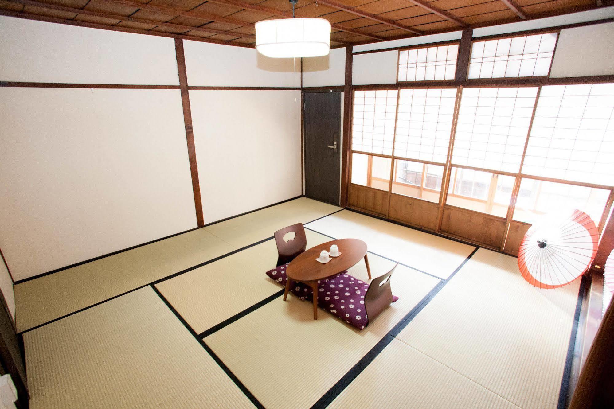 Guesthouse Omotenashi Kyoto Bagian luar foto