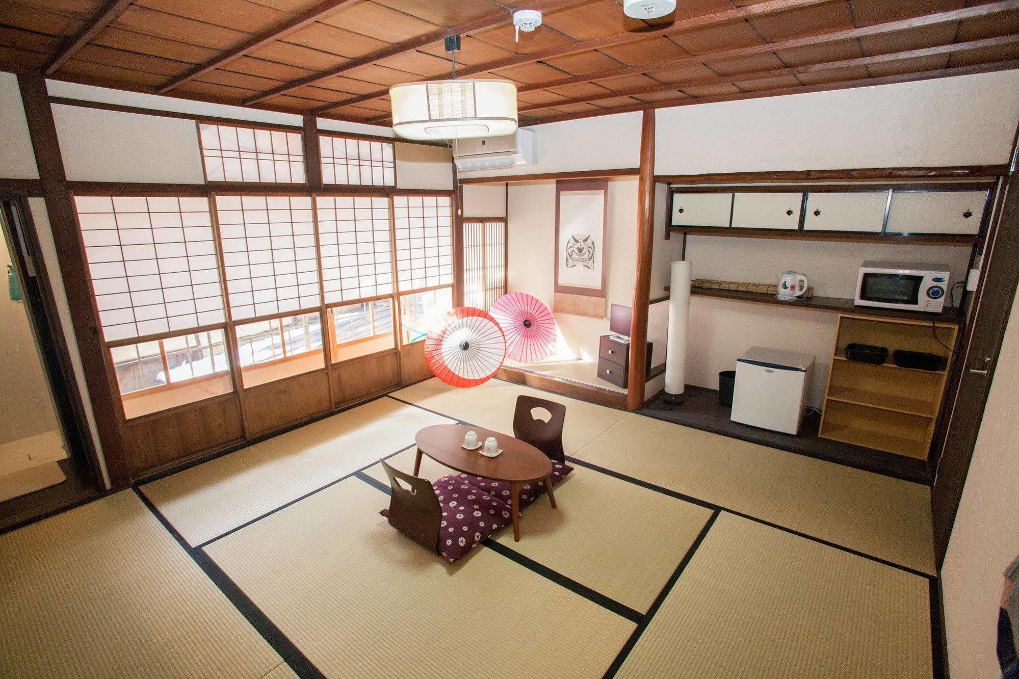 Guesthouse Omotenashi Kyoto Bagian luar foto
